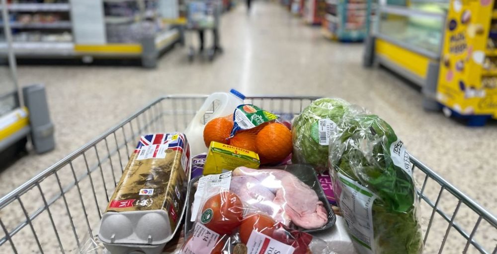 Kriza e cmimeve, Britania do te ule taksat mbi pagat dhe karburantet